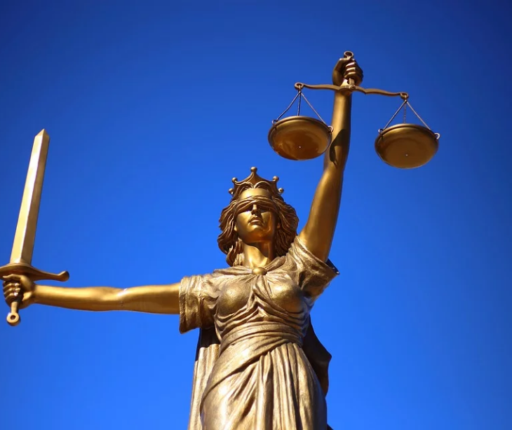 the statue of justice lady